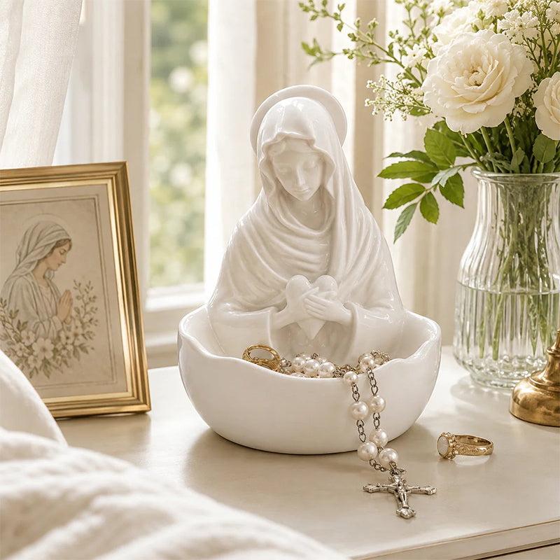 Elegant Resin Figurine Tabletop Decor🧕
